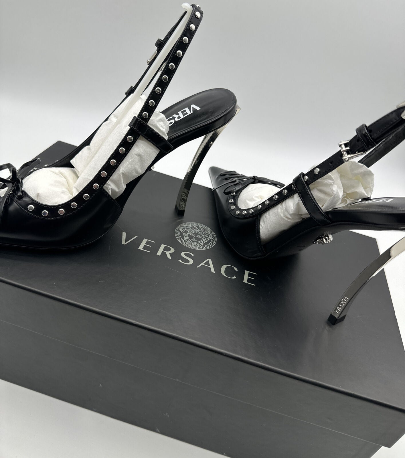 Versace LACED PIN-POINT SLINGBACK PUMPS - 1008205 1A06446 1B00P (Size 360 - W6)
