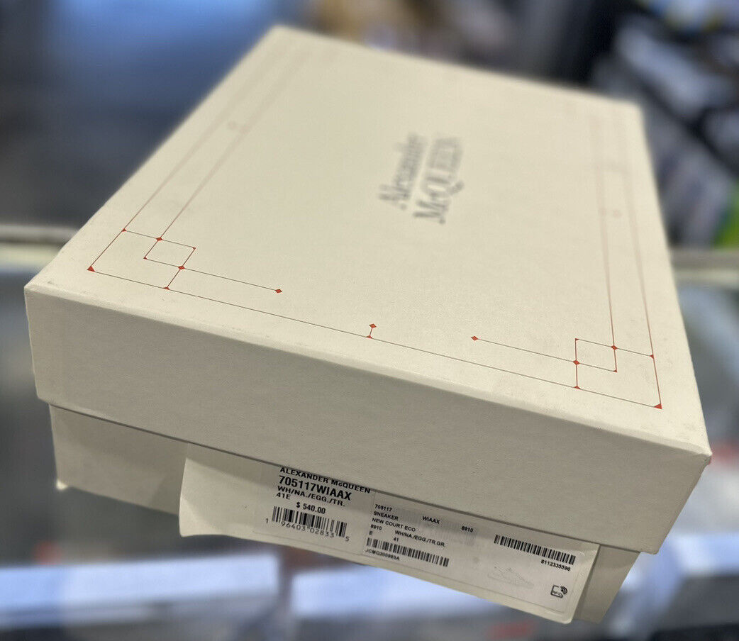 Alexander McQueen New Court Lace-Up Sneaker (BRAND NEW) size 8 - 705117WIAAX