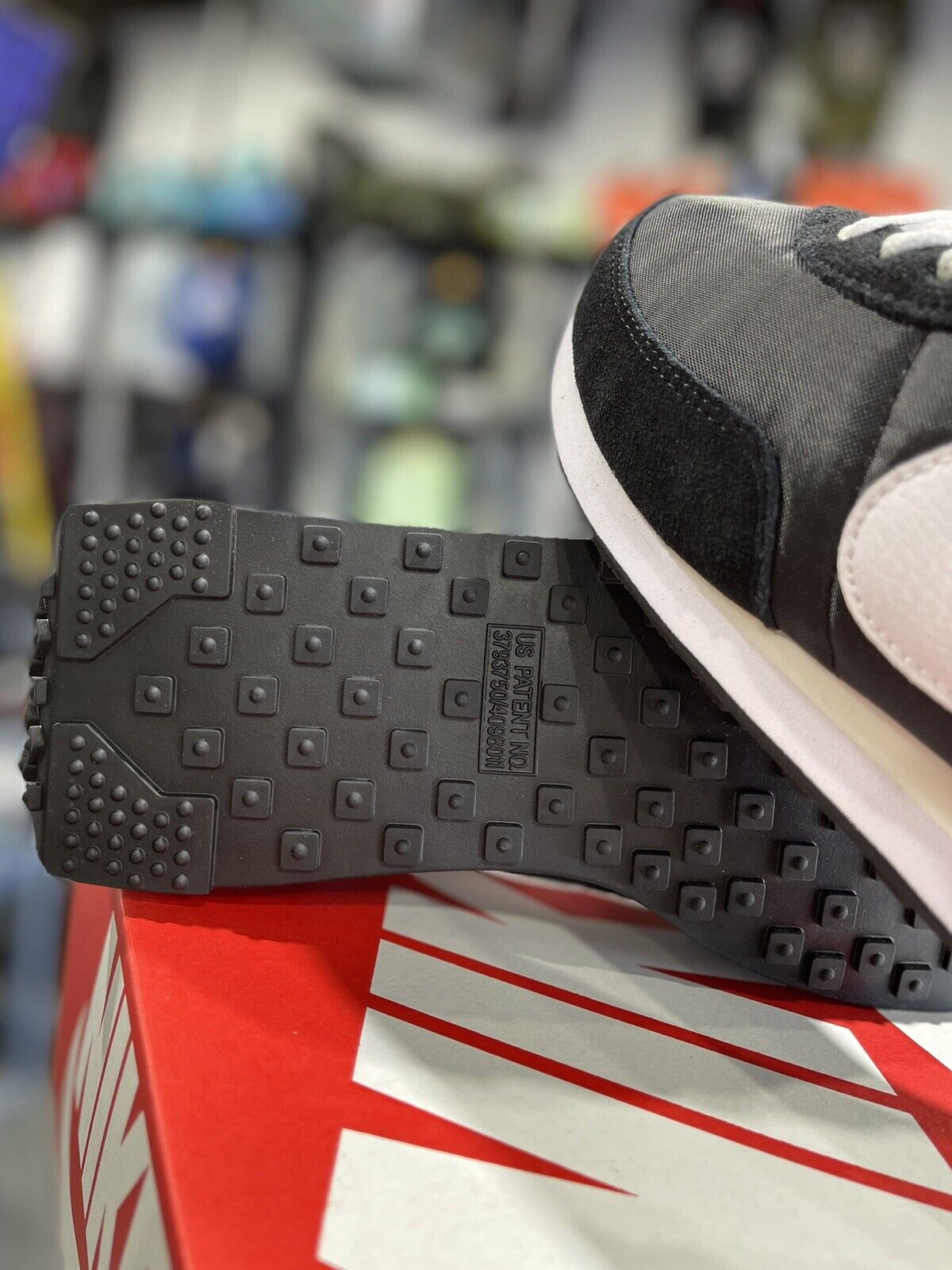 Nike Waffle Trainer 2 (Size 8, 8.5, 9, 9.5, 10, 11, 11.5 & 12) DH1349 001 NEW