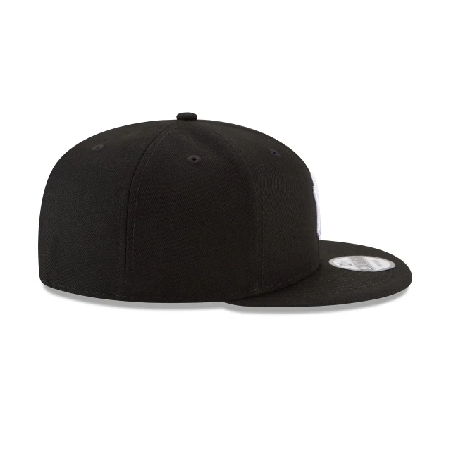 New Era New York Yankees Basic Black and White 9FIFTY Adjustable Snapback Hat