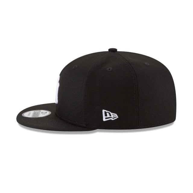 New Era New York Yankees Basic Black and White 9FIFTY Adjustable Snapback Hat