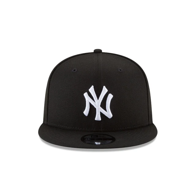 New Era New York Yankees Basic Black and White 9FIFTY Adjustable Snapback Hat